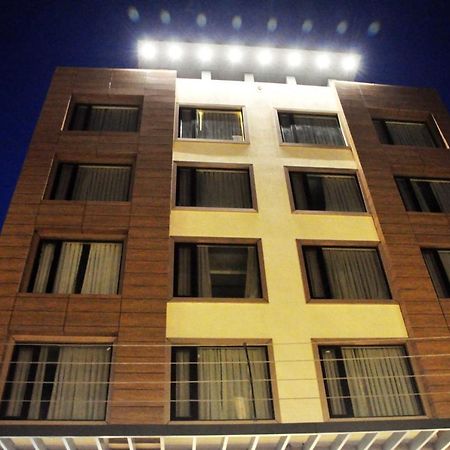 فاراناسي فندق ويست إن المظهر الخارجي الصورة